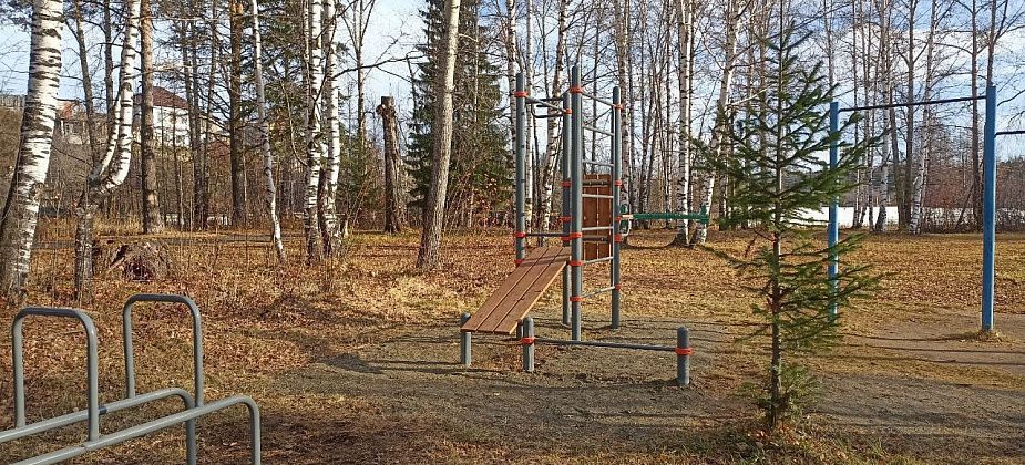 На стадионе «Горняк» в Североуральске установлены новые спортивные тренажеры