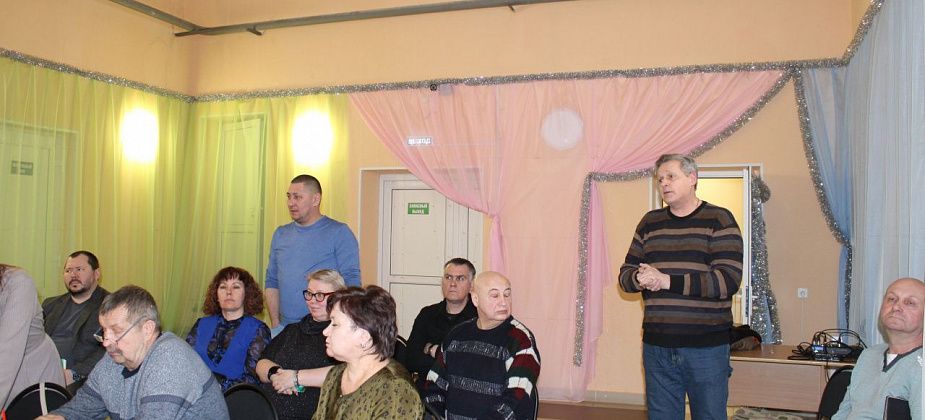 “Всем трубам давно хана, ремонтируем сами. А за воду должны платить?”