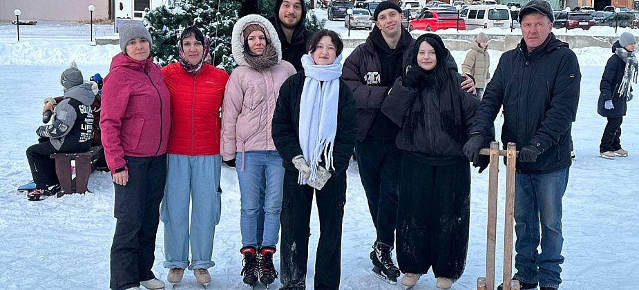 12 выходных - семейное застолье, выход на каток, шопинг в магазин семян, кино, плюс 2 кг
