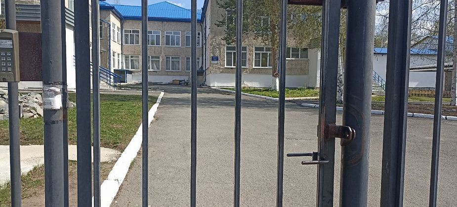 В детском саду №4 оборудуют площадки перед верандами за полмиллиона рублей