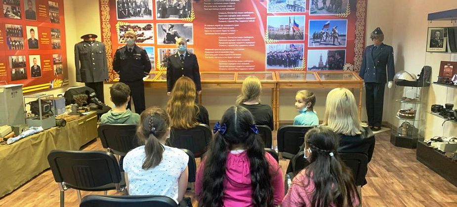 В ГАИ Североуральска высадился "студенческий десант"