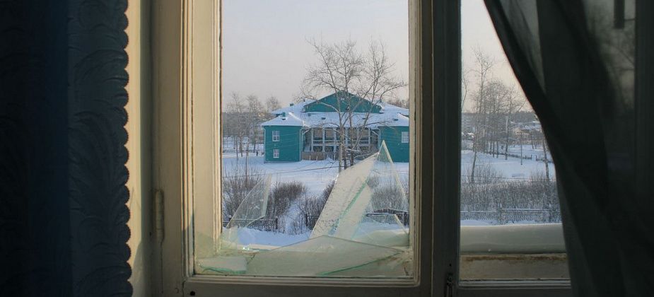 Последствия пожара в Калье 26 декабря. Двери выбиты, света в туалете нет, в душевой холод, страшно!