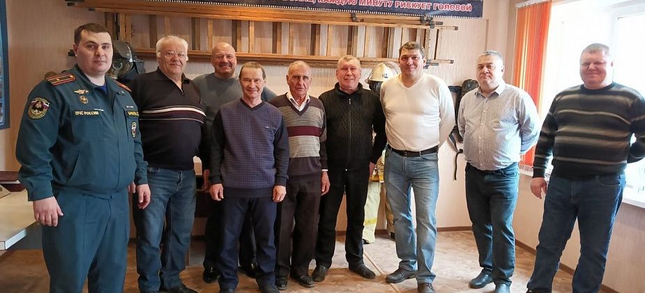 В пожарно-спасательной части состоялась встреча с ветеранами
