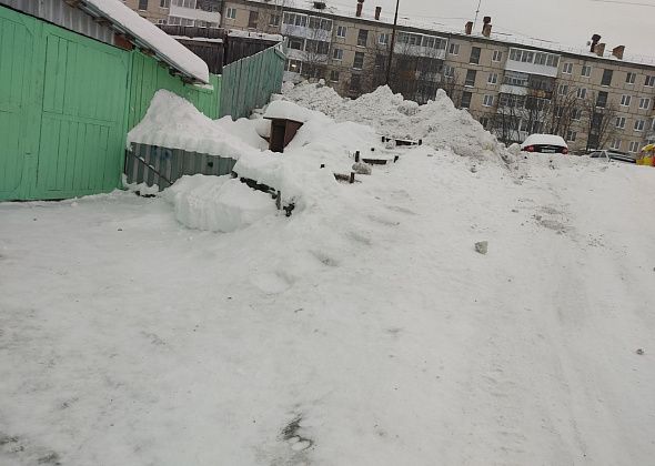 Дорогу по Свердлова чистят, лесенку для пешеходов из частного сектора  заваливают снегом