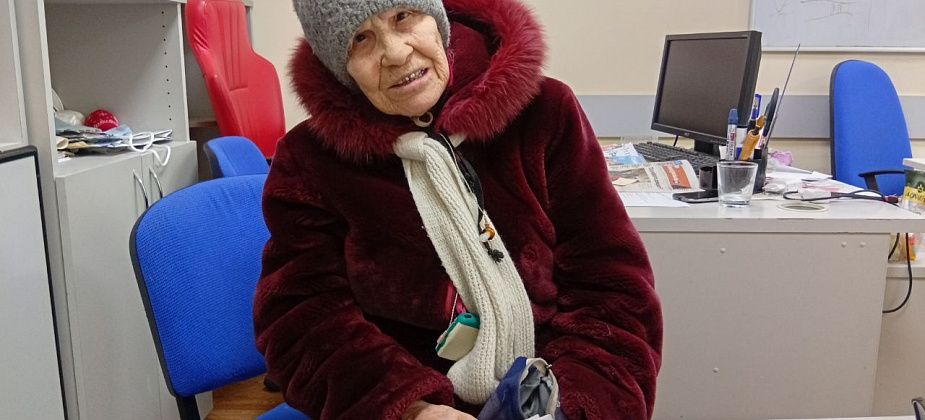 88-летняя жительница общежития: “Соседка громко включает музыку. Я стучу ей по стояку”