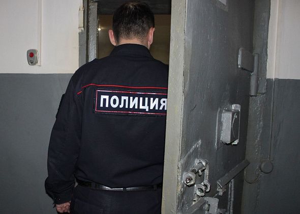 Жителя Североуральска оштрафовали на 40 тысяч рублей за нападение на полицейского
