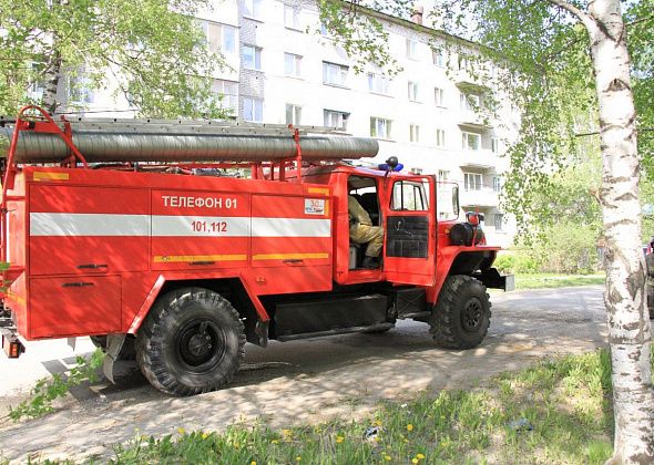 В Североуральске из-за пожара в пятиэтажке эвакуировали 10 человек