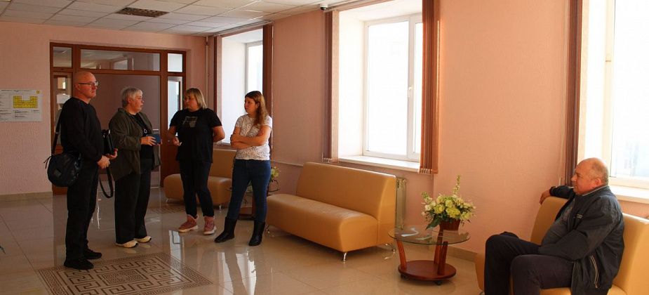 За стоянку не оштрафовали, но “предупредили”. Жильцы дома пишут заявление на главу