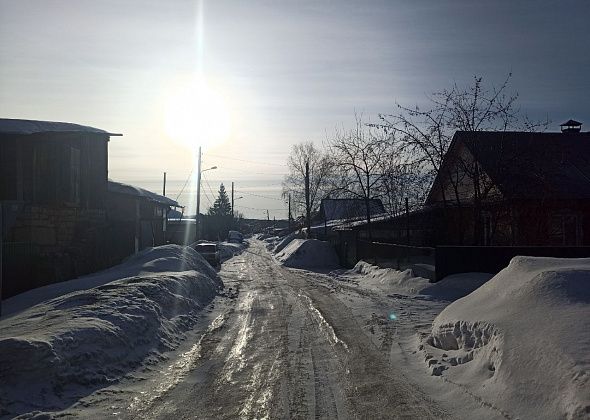 На вывоз снега выделили 4,5 миллиона рублей, а надо бы 13. Подсыпать тротуары хотят солью