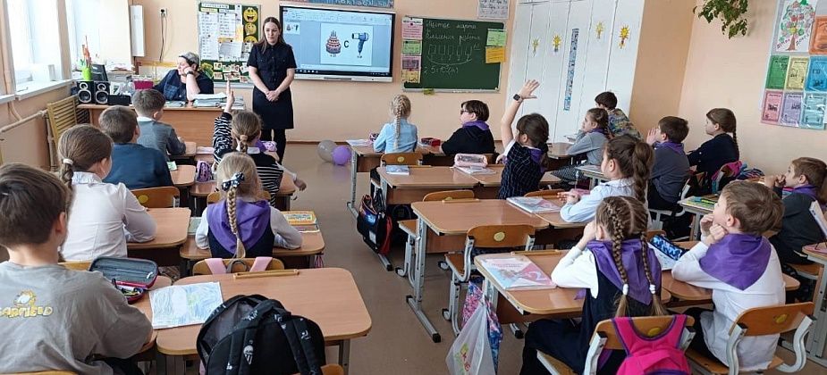Инспектор по делам несовершеннолетних провела профилактическую беседу для североуральских школьников