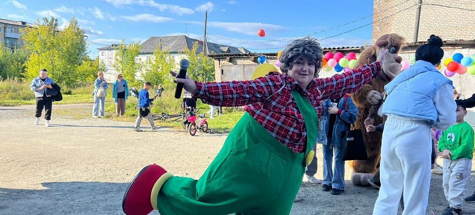 В Калье отпраздновали День знаний с Карлсоном и подарками. Спасибо Наталье Леваковой