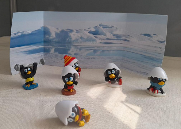 В музее работает выставка игрушек из яиц «Kиндер Сюрприз». Коллекция собрана жительницей Североуральска