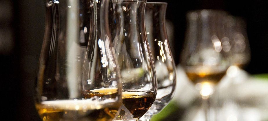 Контрольная закупка выявила продавца домашней водки, настоянной на фруктах