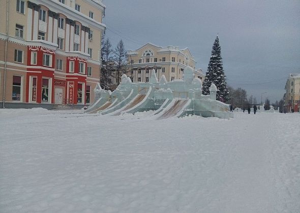 На новогодние городки добавили 816 тысяч рублей. Общая сумма контракта - больше 6,5 миллионов 