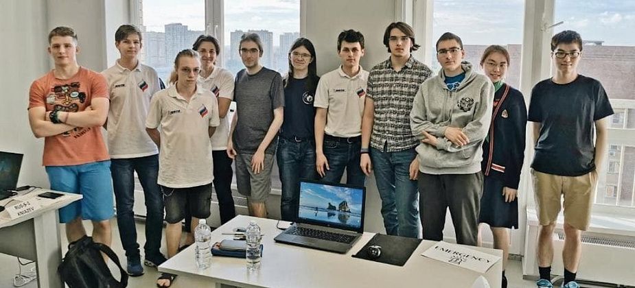 Школьники из России взяли восемь золотых медалей на Азиатской олимпиаде по физике