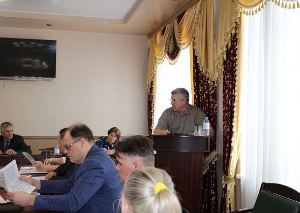 Штат УЖКХ расширяется, управленческие расходы составляют почти 14 миллионов рублей