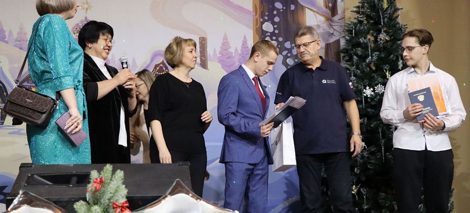 Студенты Североуральского политехникума получили дипломы о среднем специальном образовании