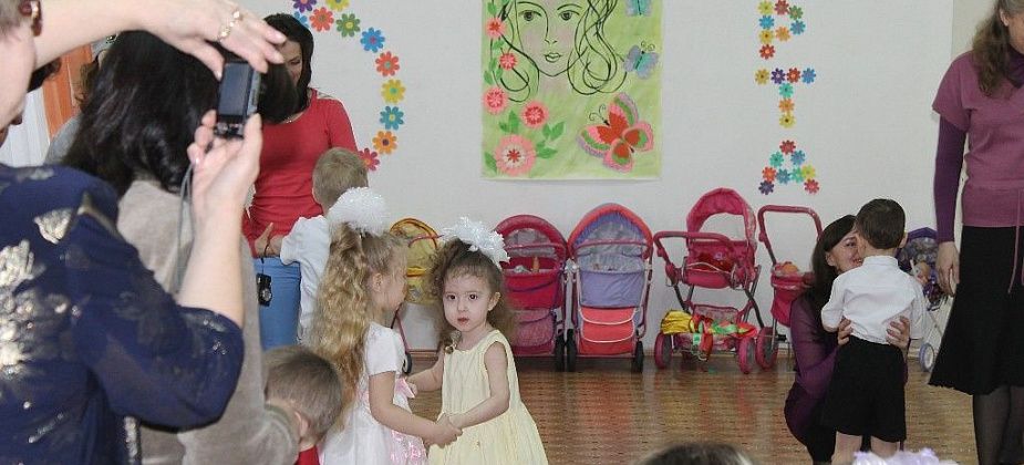 Кого и на каких условиях пустят в садик на выпускной, пояснил руководитель Роспотребнадзора Александр Ливар