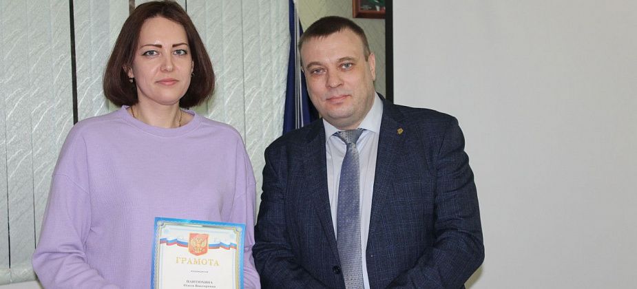 Мужской коллектив ОМВД «Североуральский» поздравили прекрасную половину личного состава с 8 Марта!