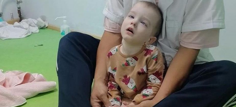 Продолжают собирать средства на повторную реабилитацию маленького Игоря в Китае