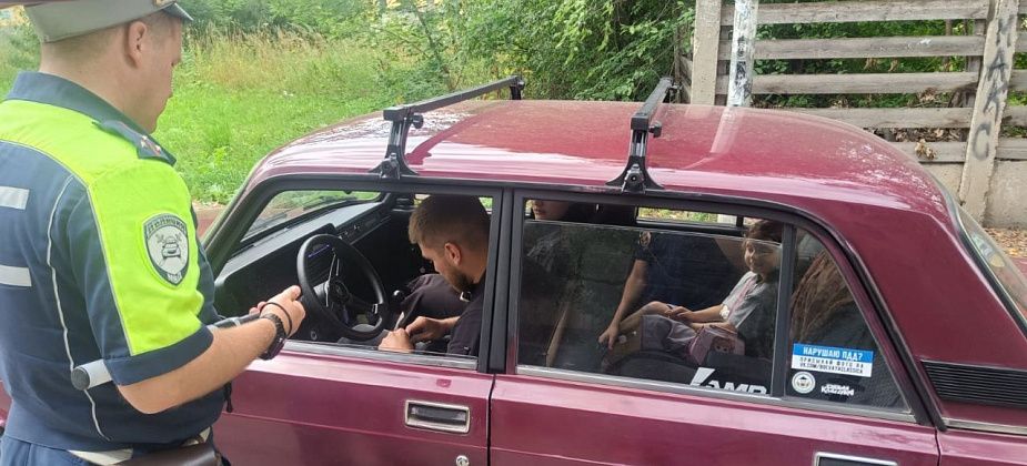 Сотрудники ГАИ выявили два нарушения перевозки детей в автомобилях