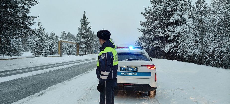 Водителей призывают быть бдительными в связи с обильным снегопадом и ухудшением видимости на дорогах