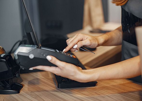 Купила на 102 рубля, обсчитали на 100. Корм для кошек продали за 24 рубля вместо 16. Проверяйте чек!