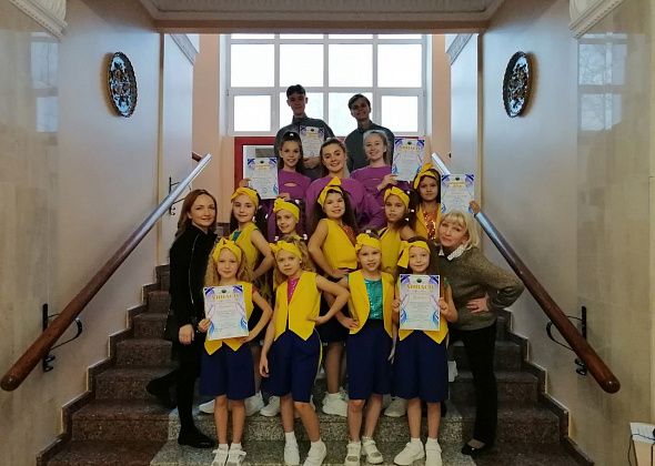 Артисты из “Капели” съездили на большой дворцовый фестиваль в Волчанск. Наших приняли отлично