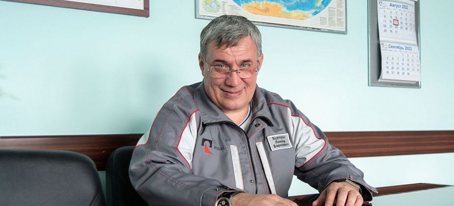 Управляющий директор СУБРа Леонид Буртолик поздравляет всех с наступающим 2023-м годом