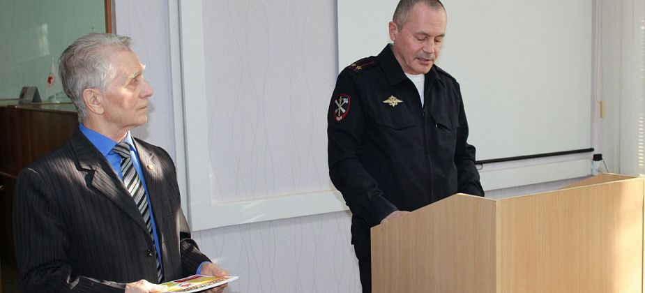 Полиция провела встречу по профилактике мошенничеств в Североуральском образовательном центре