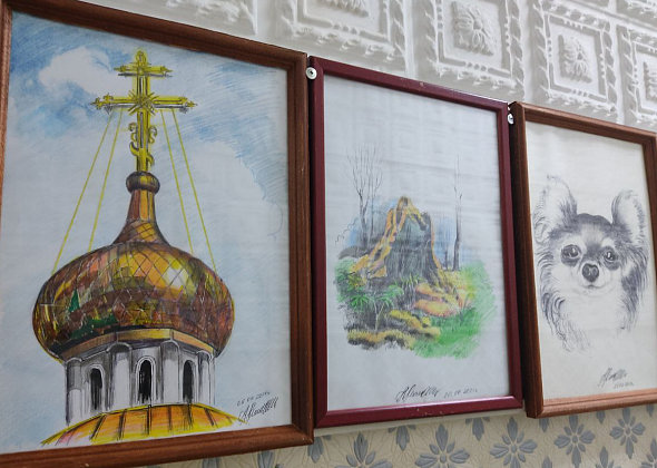 В центре занятости Североуральска работает выставка рисунков самобытного художника