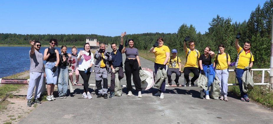 Субботник на Кальинском водохранилище