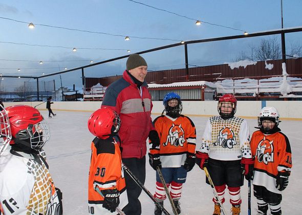 Кузнец, по совместительству тренер. Алексей Жижин из Черемухово набирает хоккейную команду
