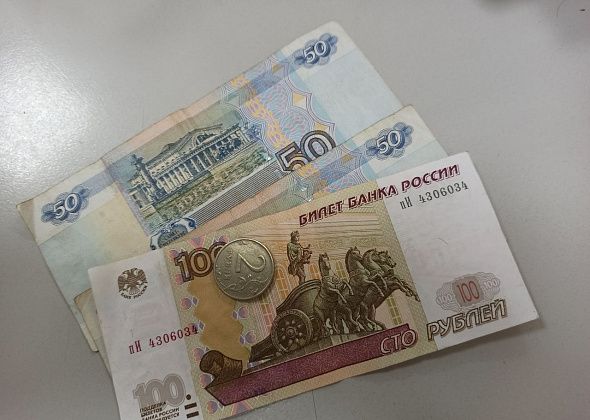 Североуралец предложил собрать деньги для бабули, торговавшей зеленью и обманутой на тысячу рублей