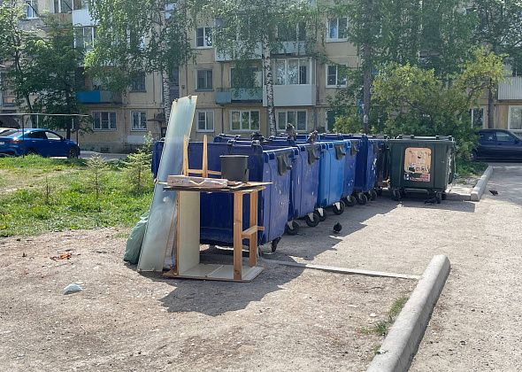 Роспотребнадзор предостерег мэрию Североуральска из-за отсутствия ограждения на контейнерной площадке