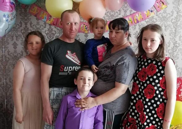 Евгения Шавшукова из Черемухово рассказала, как управляется с тремя дочками и сыном