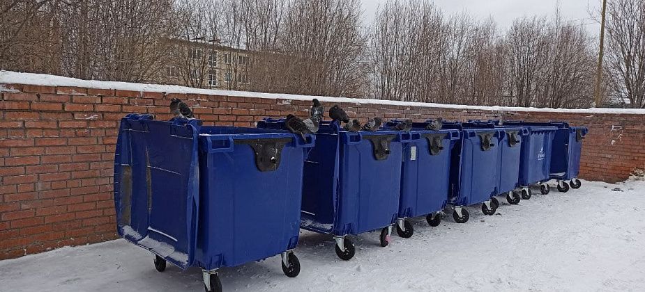 Мусорные площадки чистят, модные контейнеры с крышками возвращают на место. А у вас как?