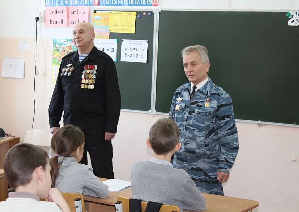 Ветераны МВД и боевых действий побывали в школе №9