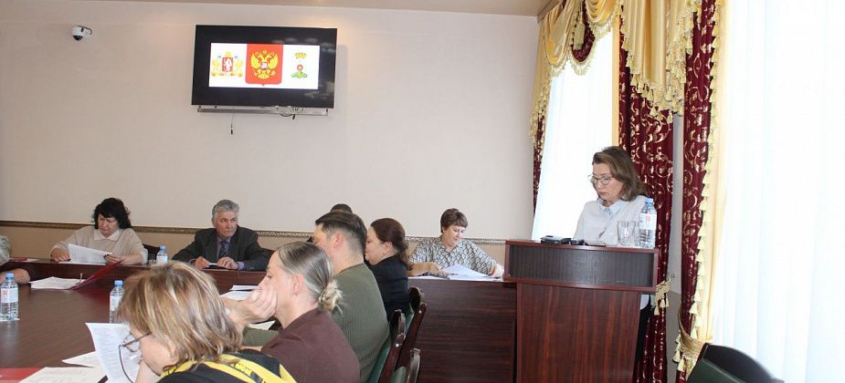 Оклады муниципальных служащих проиндексируют на 4% в связи с ростом цен и противодействием коррупции