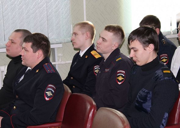 В полиции Североуральска состоялось торжество, приуроченное ко Дню защитника Отечества