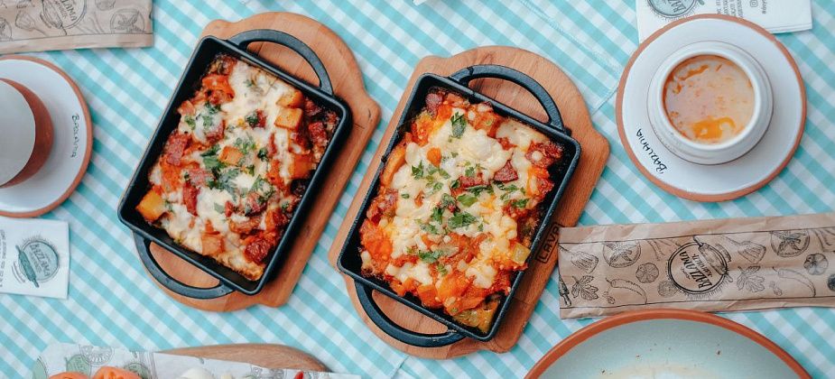 Пятничный рецепт: готовим простую запеканку с грибами и фаршем
