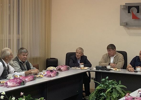 Управляющий директор СУБРа и врип главы Виталий Никитенко встретились с ветеранами предприятия