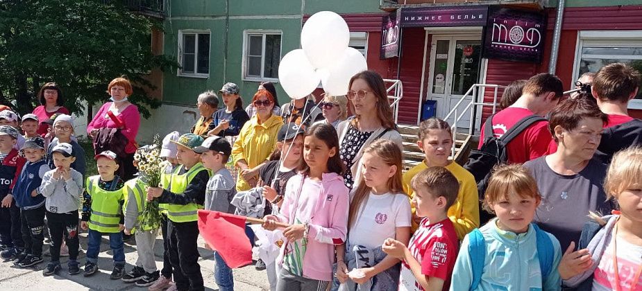 “Свеча памяти” на бульваре Моисеева. Скорби не ощущалось