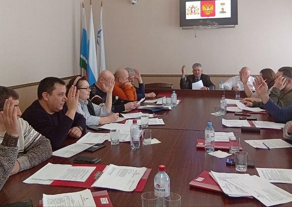 Троих североуральских депутатов наградят Почетными грамотами ЗакСо