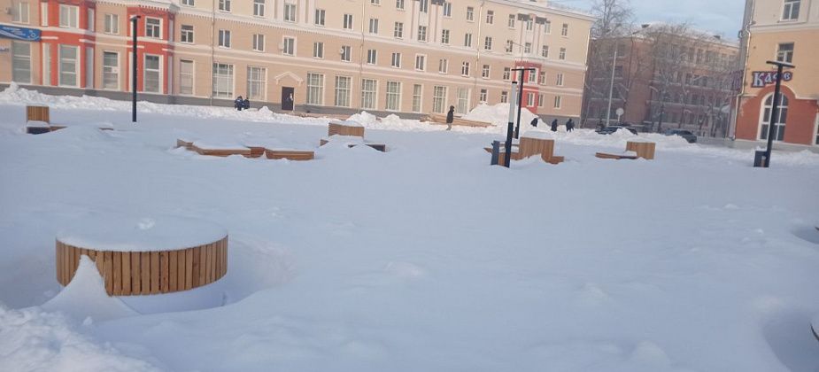 Горожане просят не благоустраивать вторую половину площади Мира. Обратимся с просьбой к губернатору?