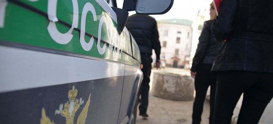 Отец двоих детей отправился на принудительные работы из-за двухмиллионного долга по алиментам