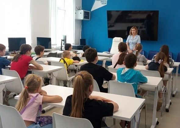 Североуральским детям рассказали про мошенников, дропперов и почему по ночам надо спать