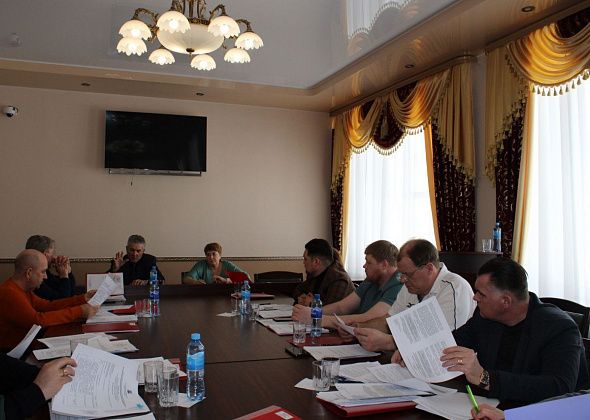 На Думе обсудят работу политехникума, капремонт домов, утвердят нового члена ОП