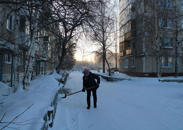 Вероника Жиентаева работает дворником в трех управляющих компаниях. В ее ведении 50 подъездов