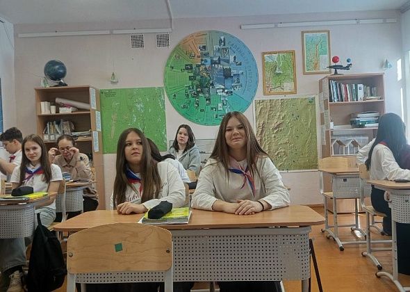 Специалист ДК “Малахит” провела для школьников круглый стол на тему буллинга